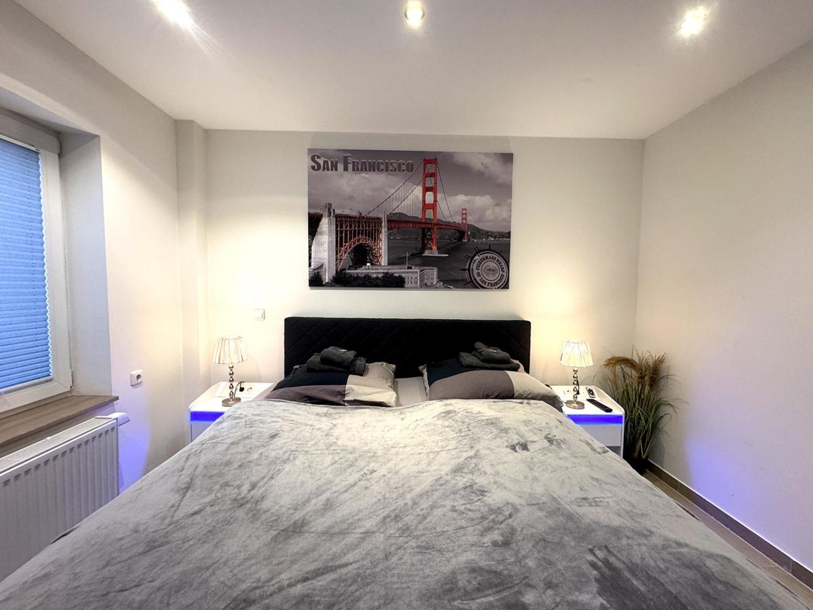 Ferienwohnungen Arp "2D" Mit Terrasse Und Parkplatz Itzehoe Exterior photo